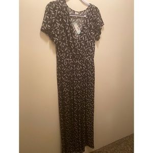 Stitch Fix Women’s Jump Suit- Black and off white